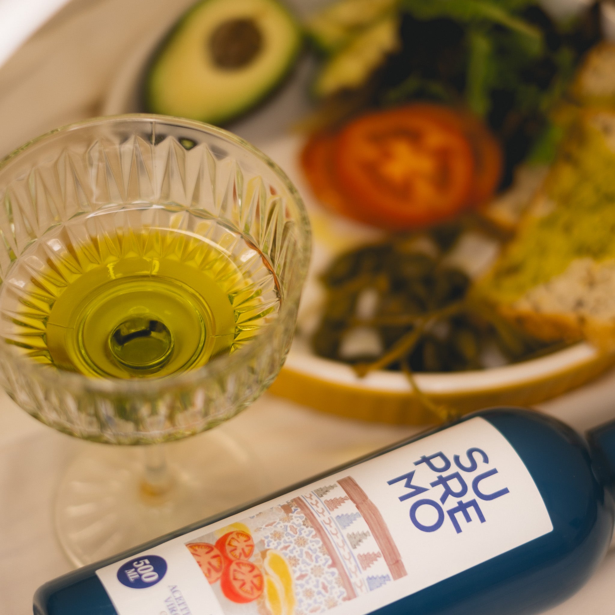 Ekologiškas ypač tyras gourmet alyvuogių aliejus SUPREMO LUCIO, pagamintas iš itin retos 100% Lucio veislės alyvuogių